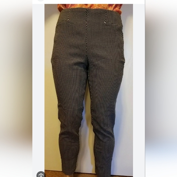 Rafaella Black and White Polka Dot Cropped Pants - Picture 4 of 15